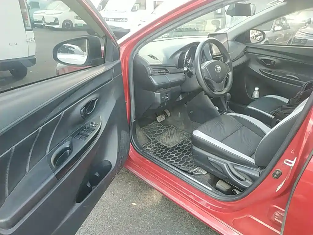 Toyota Yaris L — миниатюра 16