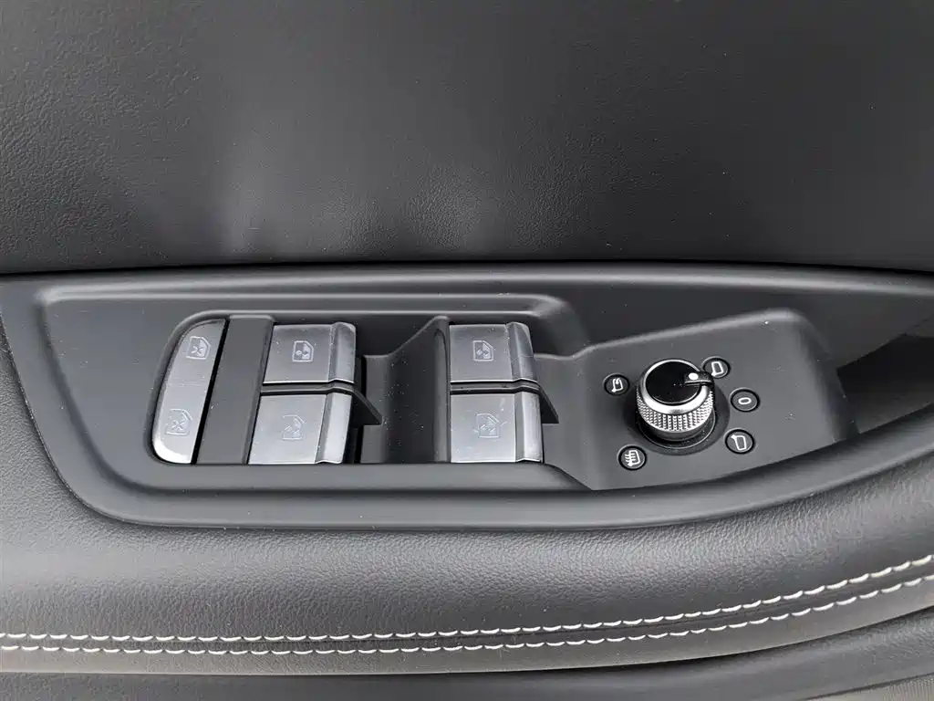Audi A4L 2024 40 TFSI Luxury