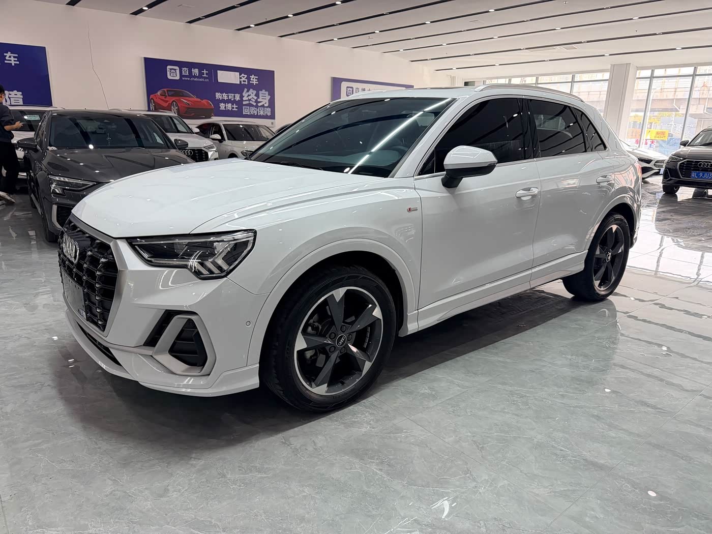 Audi Q3 1.4 л 2023 г. Белый, пробег 22000 км