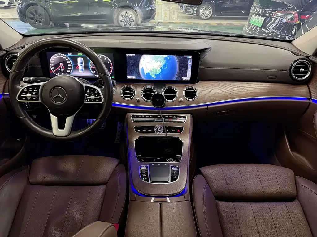 Mercedes-Benz E-Class — миниатюра 12