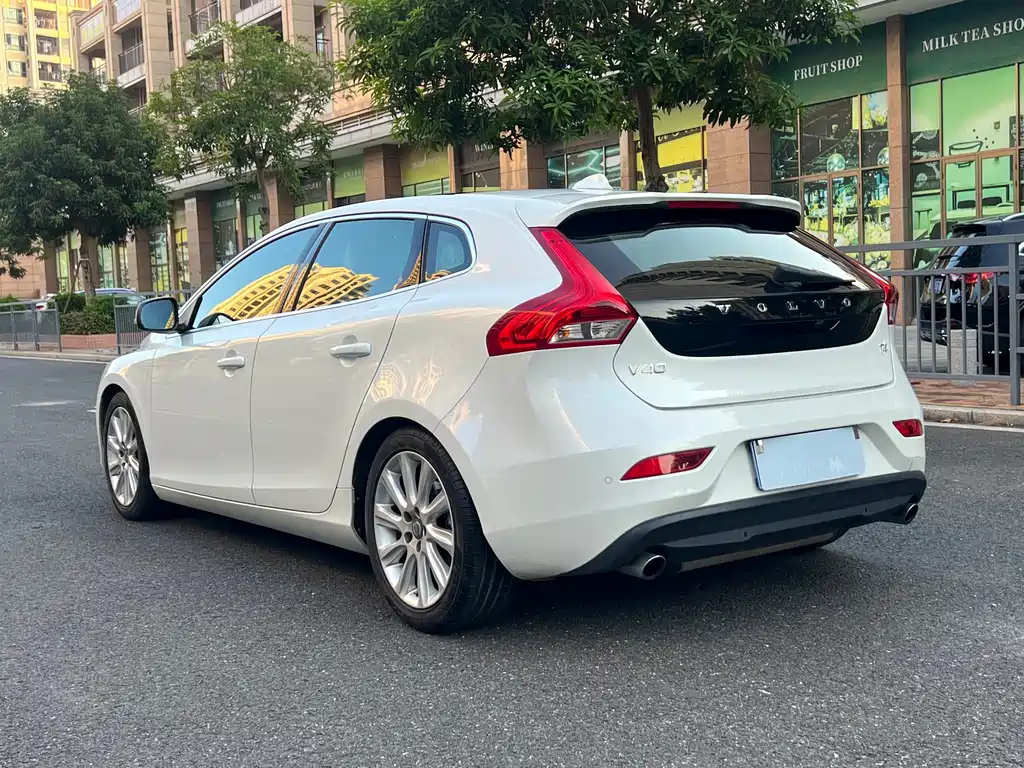 Volvo V40 — миниатюра 4