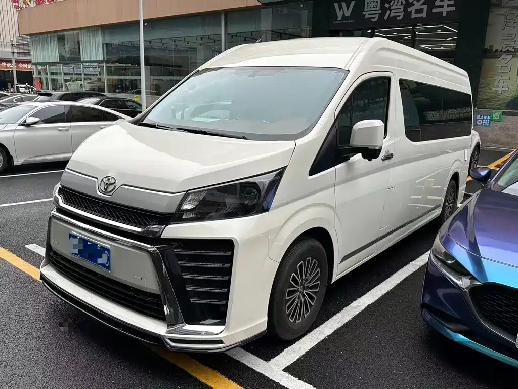 Toyota Hiace 2022