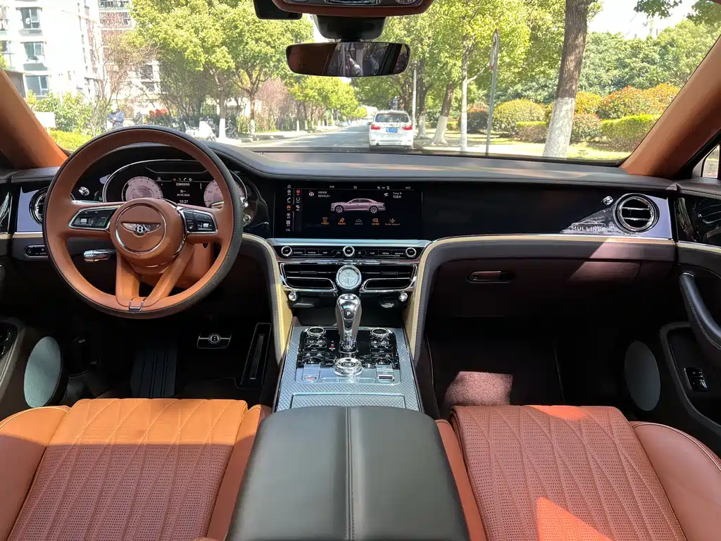 Bentley Flying Spur PHEV — миниатюра 12