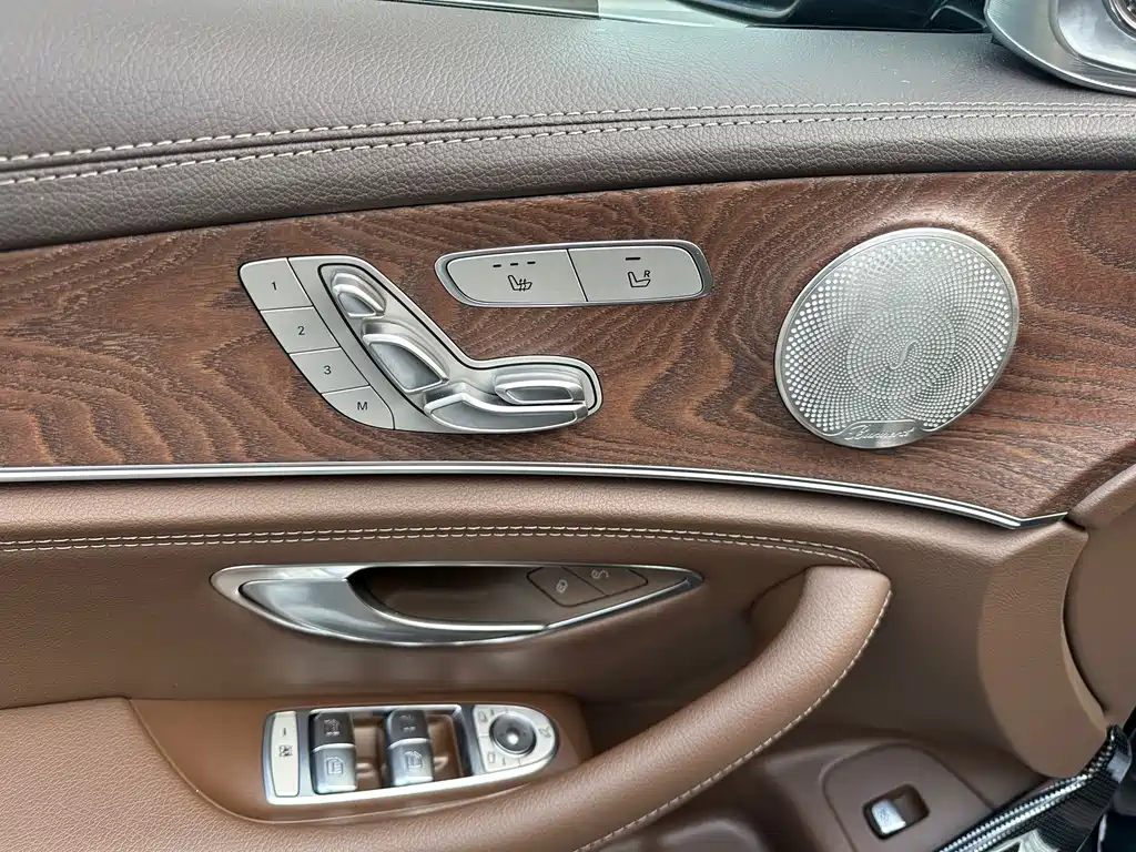Mercedes-Benz E-Class — миниатюра 16