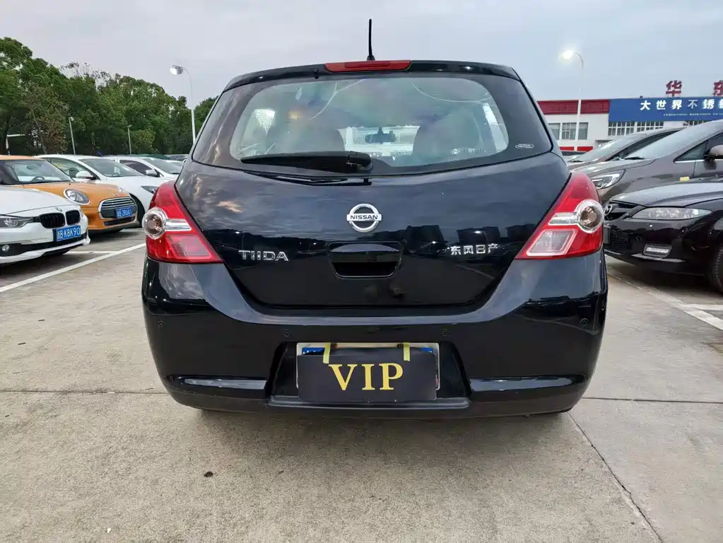 Nissan Tiida — миниатюра 9