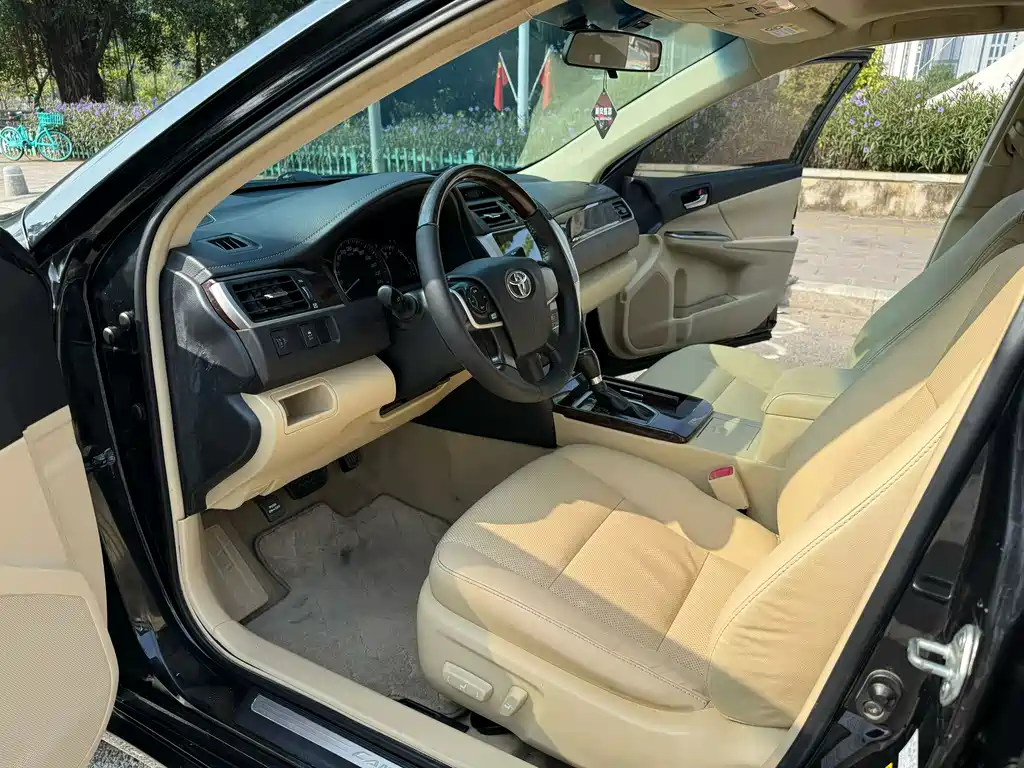 Toyota Camry — миниатюра 4