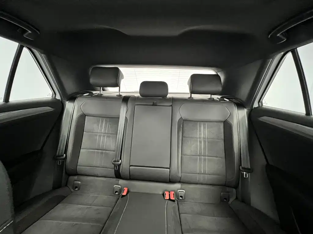 Volkswagen T-Roc — миниатюра 14