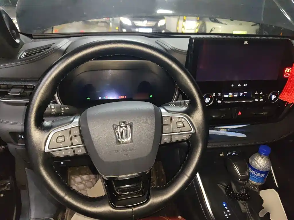 Toyota Crown Kluger — миниатюра 6