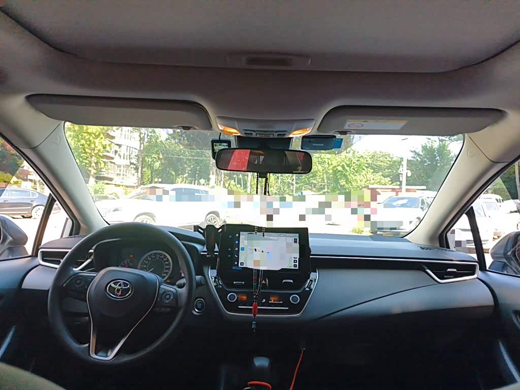 Toyota Corolla 1.2 л 2022 г. Белый, пробег 29000 км