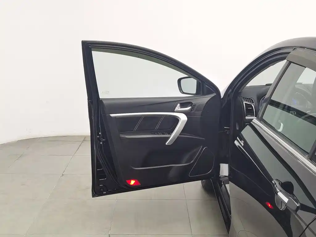 Geely Emgrand — миниатюра 8