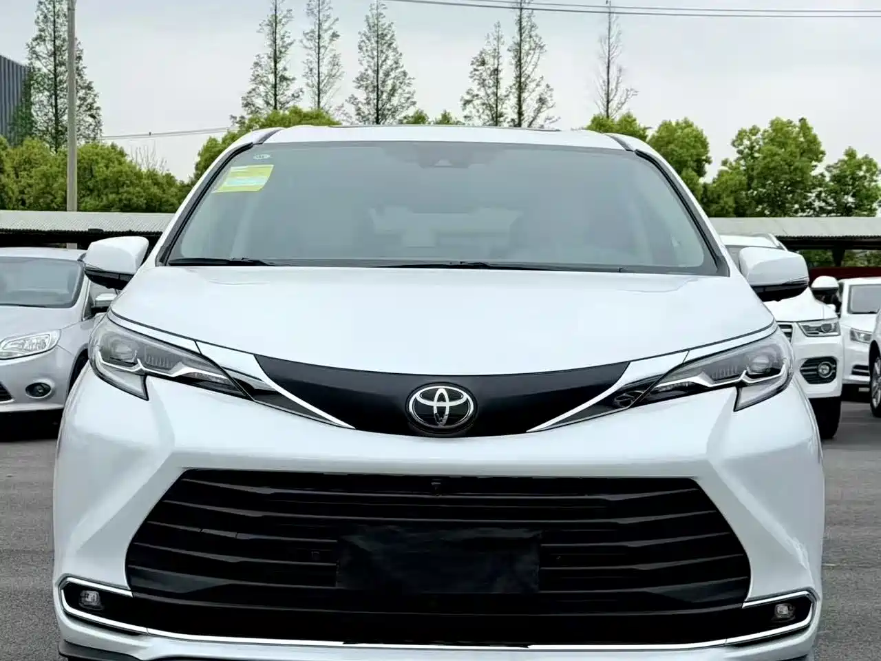 Toyota Sienna 2026 Белый из Китая, фото 3