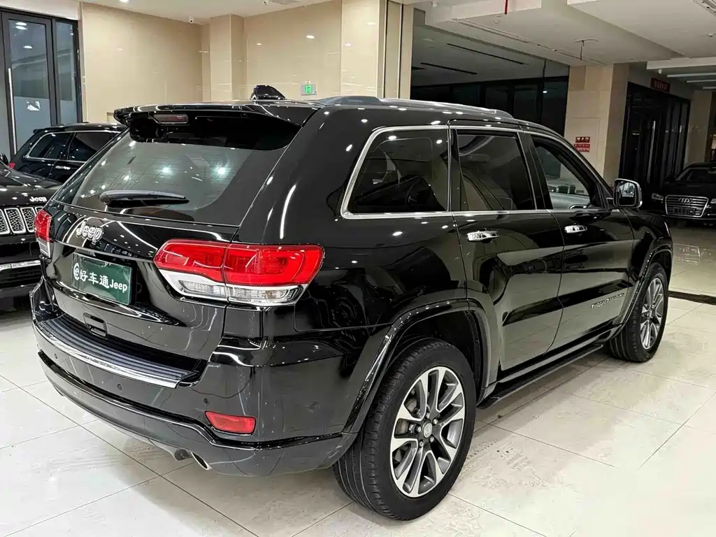 Jeep Grand Cherokee (Import) — миниатюра 18