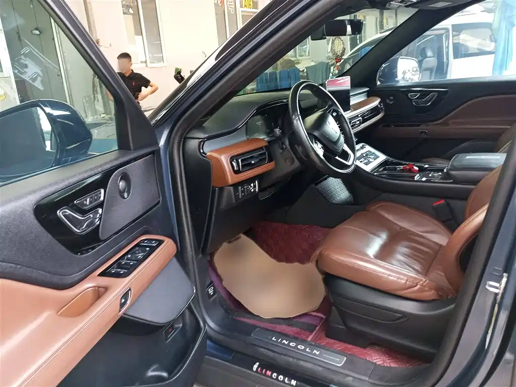 Lincoln Aviator (Import) — миниатюра 13