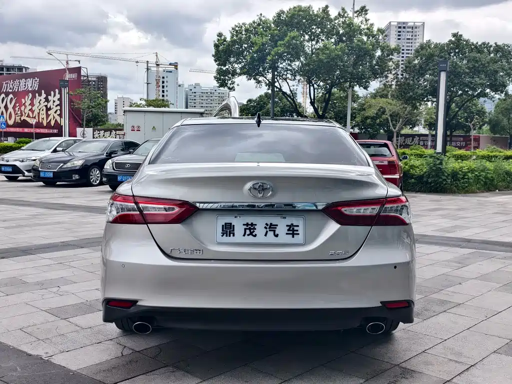 Toyota Camry — миниатюра 4