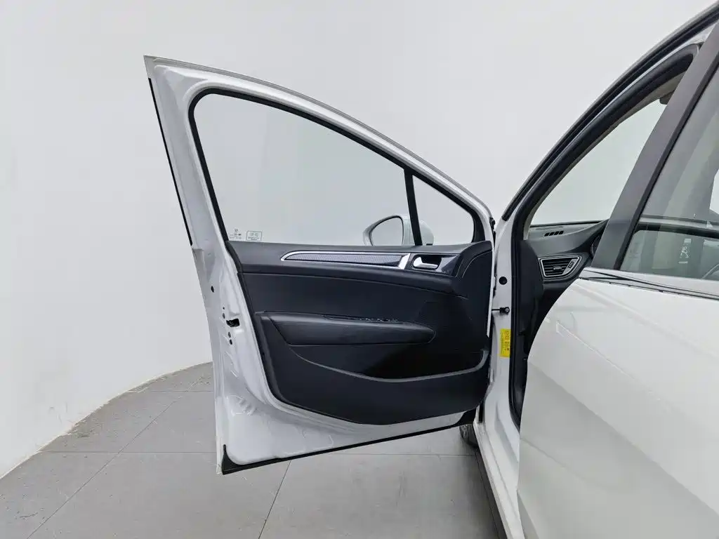 Peugeot 308 — миниатюра 8