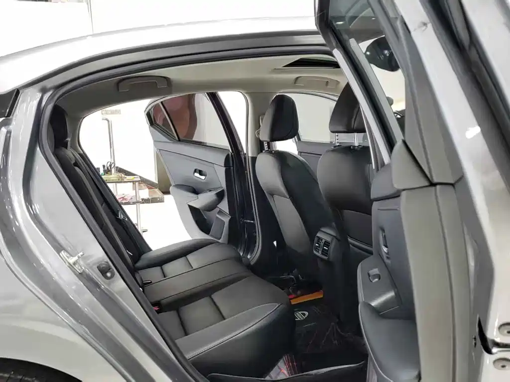 Nissan Sylphy — миниатюра 6