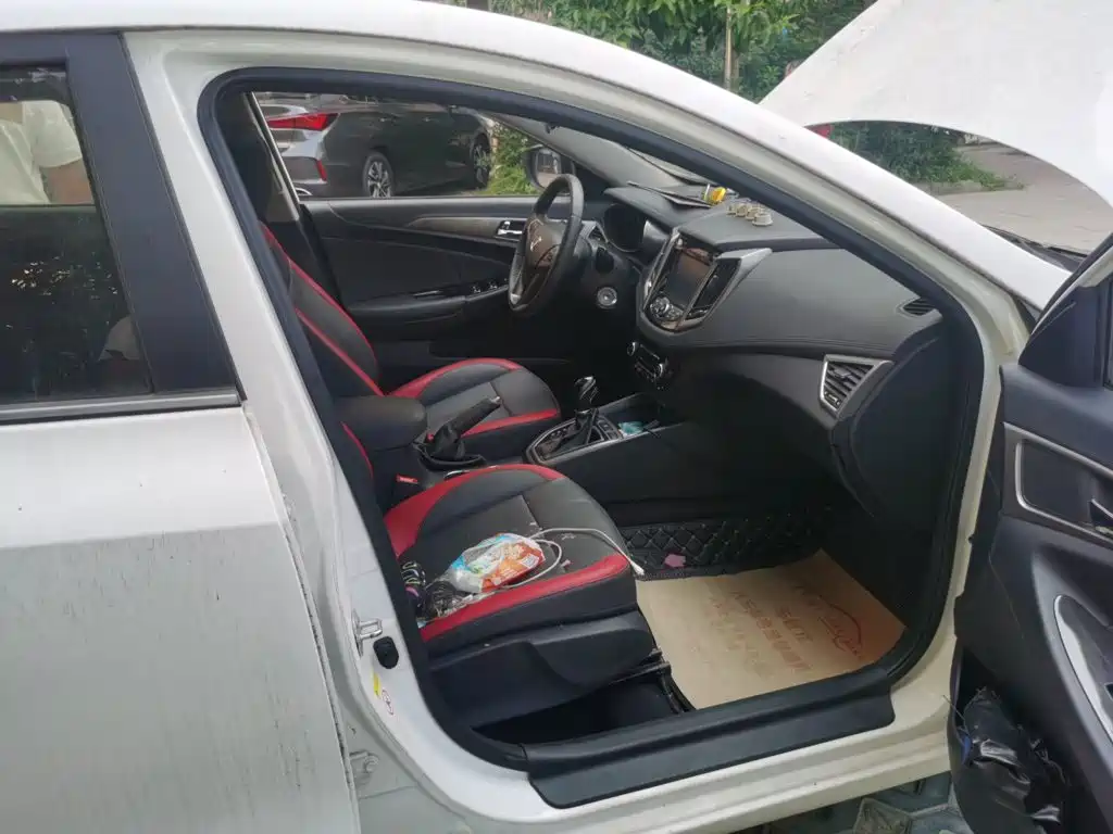 Changan Eado XT — миниатюра 19