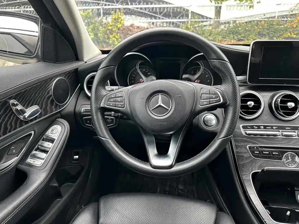 Mercedes-Benz C-Class — миниатюра 8
