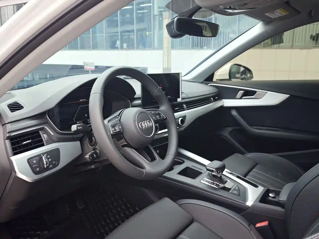 Audi A4L 2025 200 Enjoy 40 TFSI Fashion