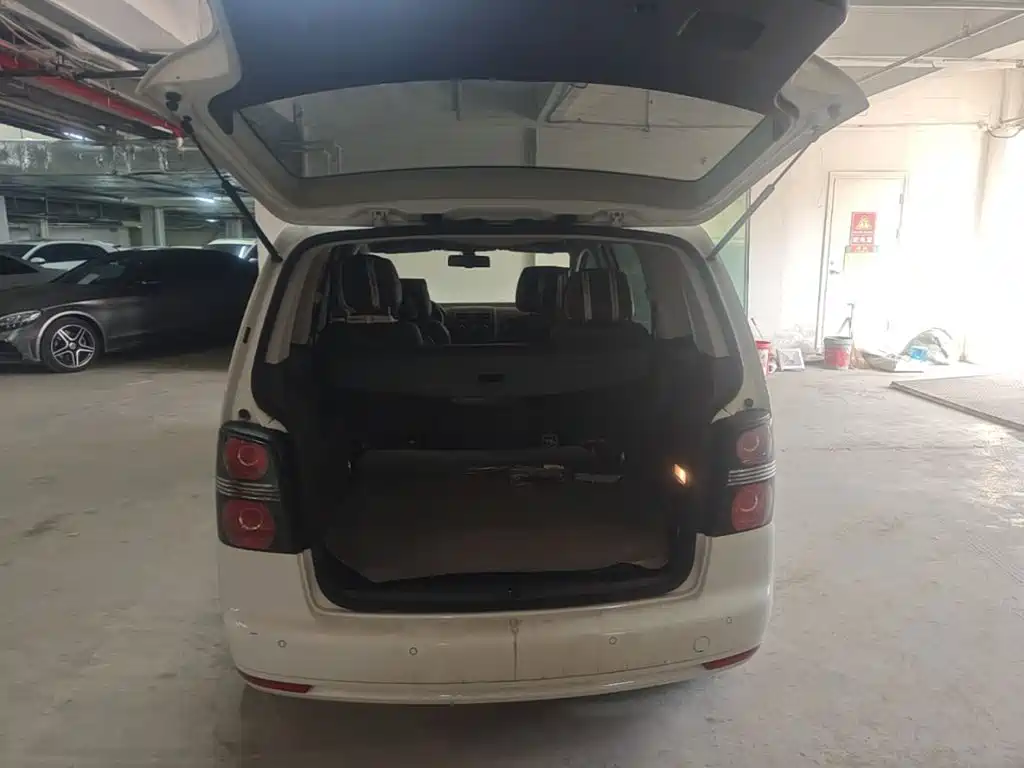 Volkswagen Touran — миниатюра 10