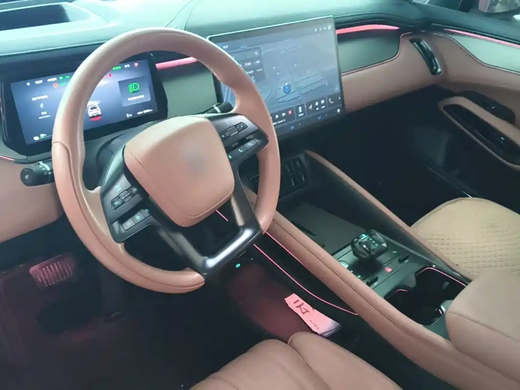 BYD L EV — миниатюра 10