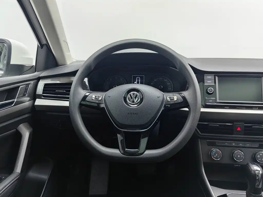 Volkswagen Lavida — миниатюра 11