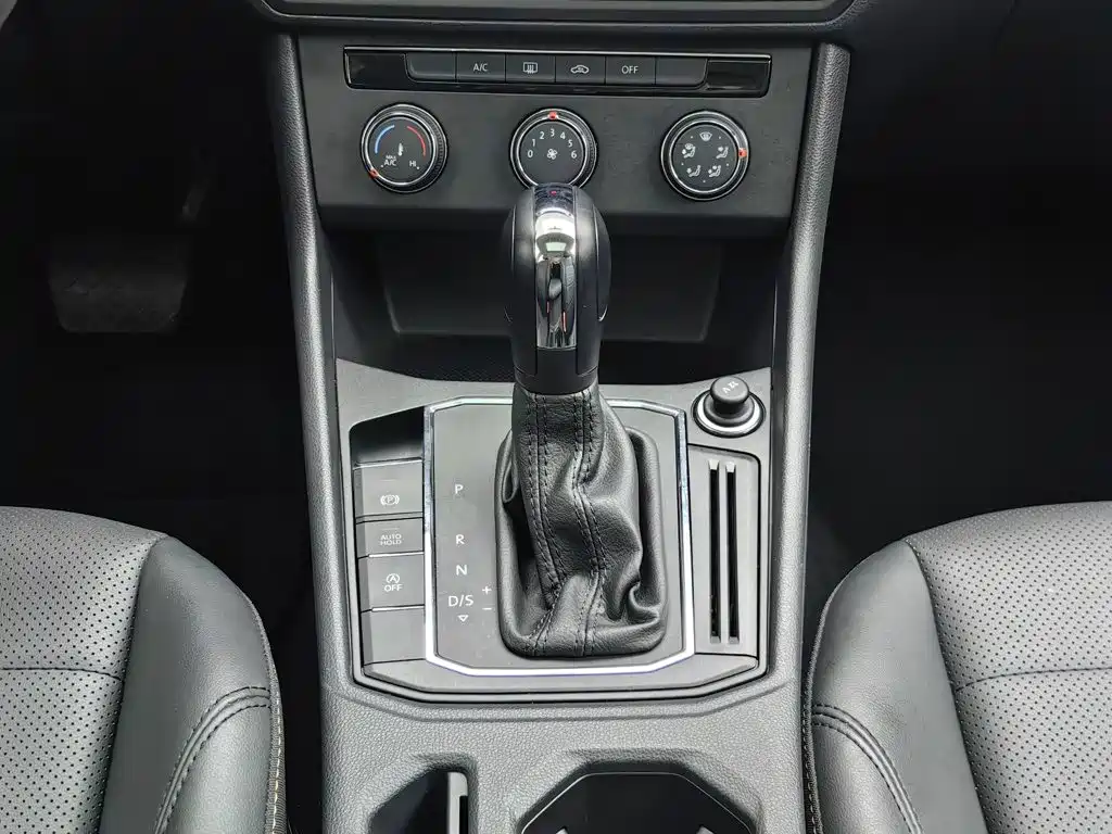 Volkswagen Lavida — миниатюра 13