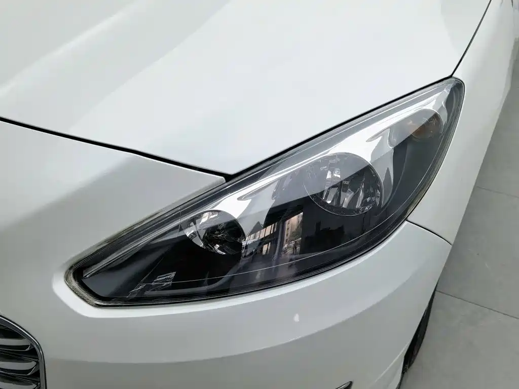 Peugeot 308 — миниатюра 7