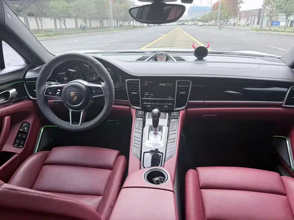 Porsche Panamera — миниатюра 3