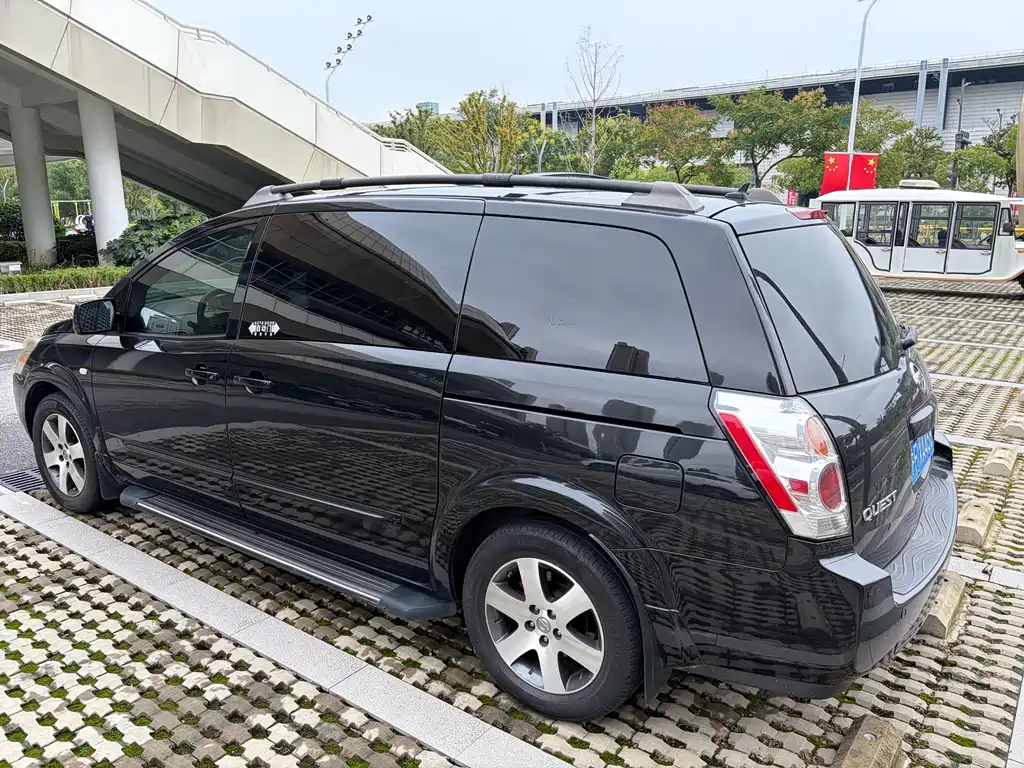 Nissan Quest — миниатюра 5