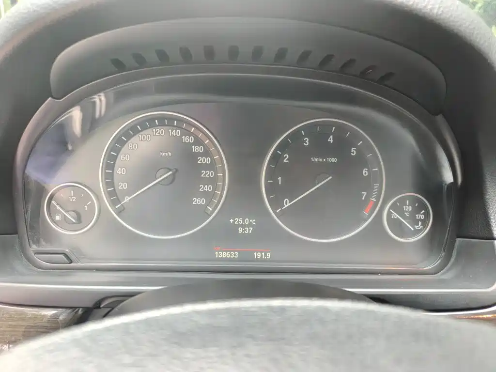 BMW 5 Series — миниатюра 6
