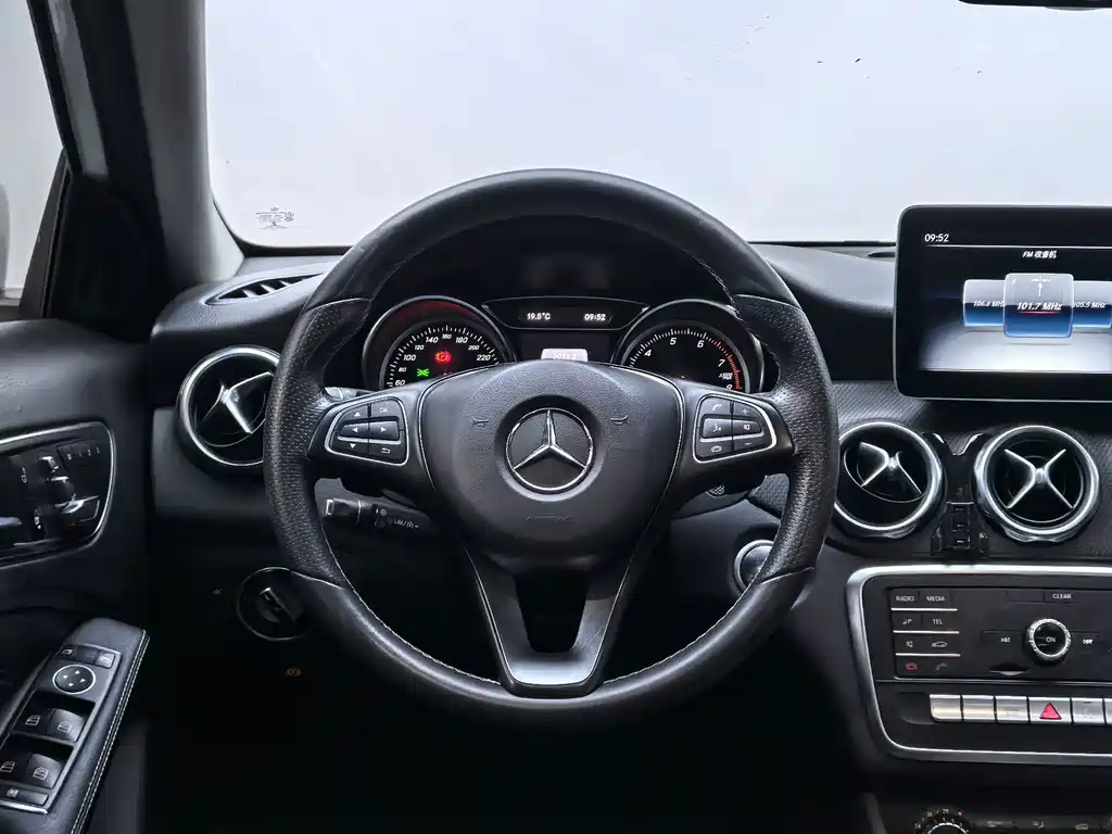 Mercedes-Benz GLA — миниатюра 14