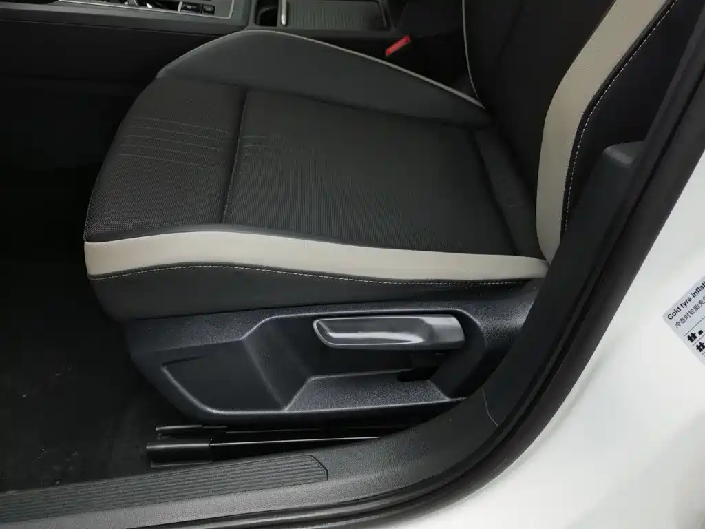 Volkswagen Golf — миниатюра 20