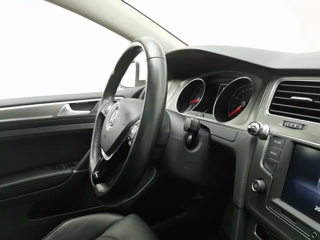Volkswagen Golf — миниатюра 22