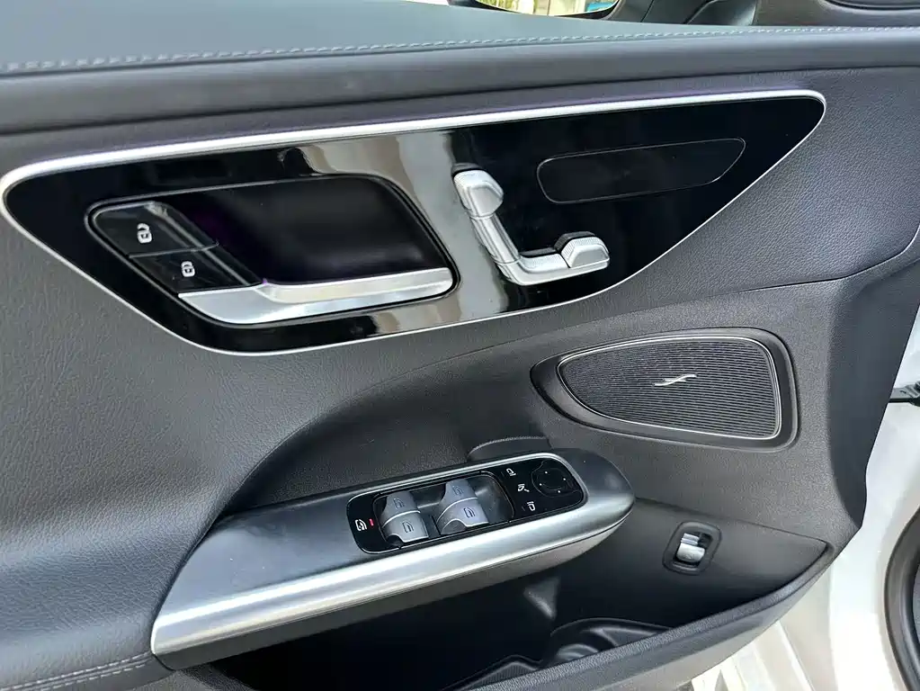 Mercedes-Benz C-Class — миниатюра 20