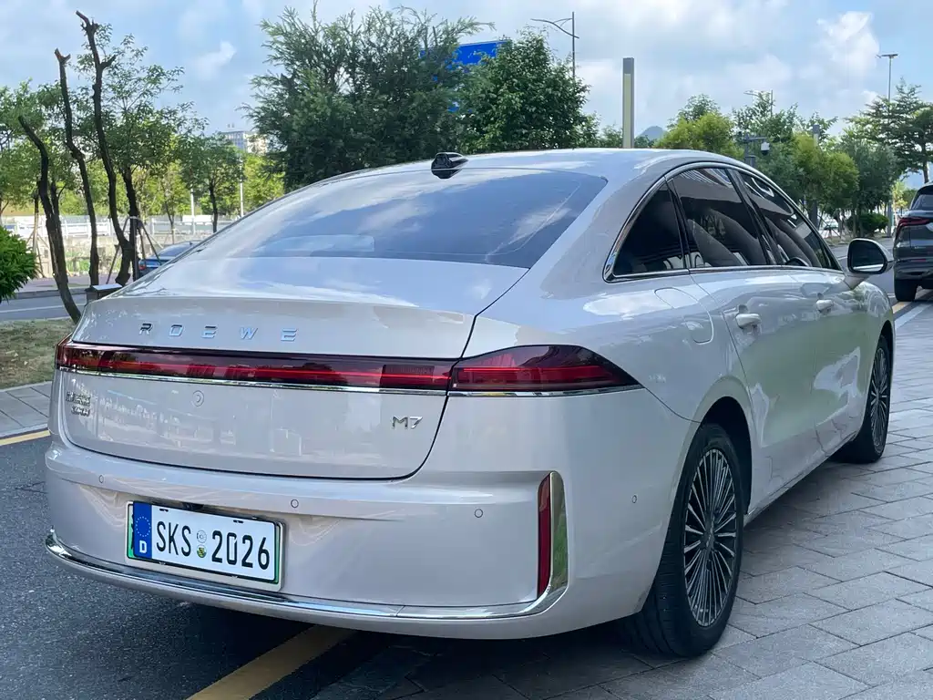 Roewe M7 DMH — миниатюра 5