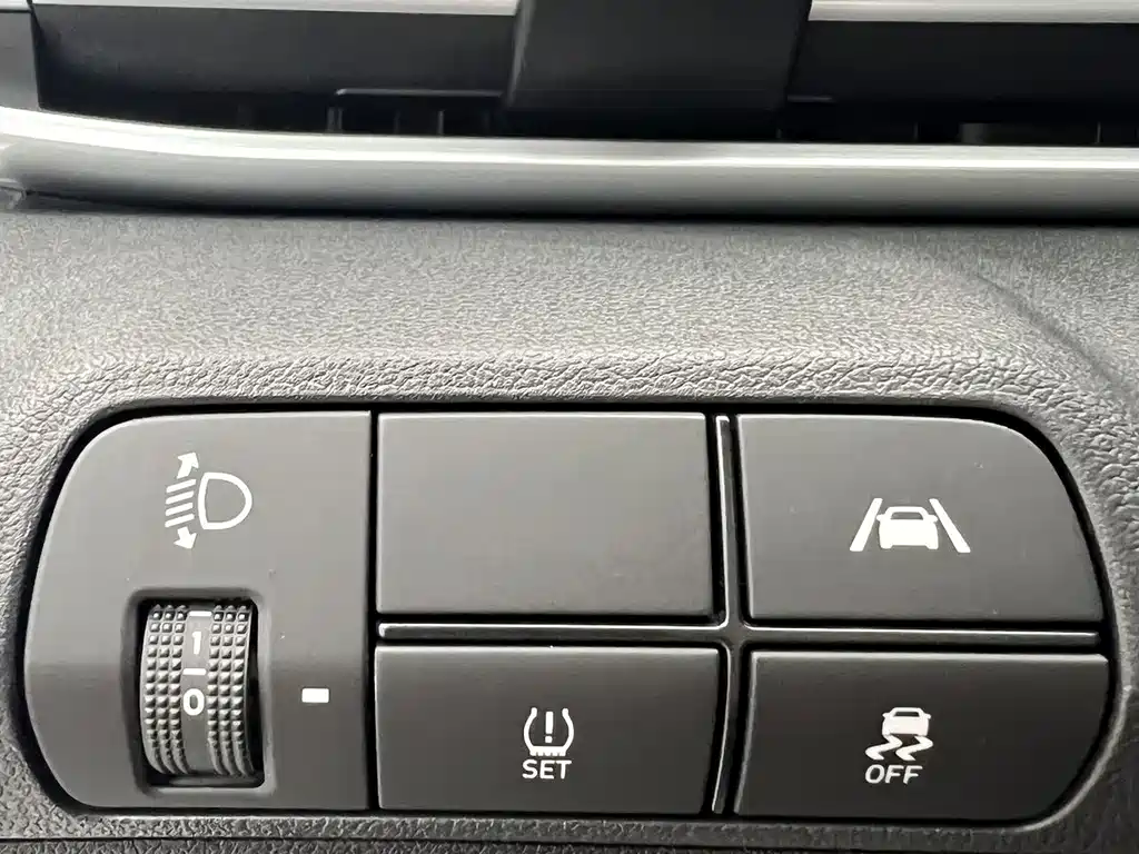Hyundai Elantra — миниатюра 14