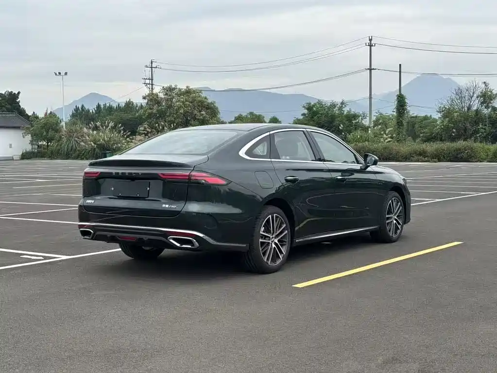 Geely Emgrand — миниатюра 14