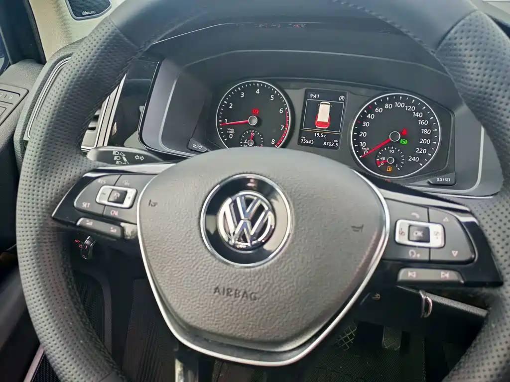 Volkswagen Multivan — миниатюра 18