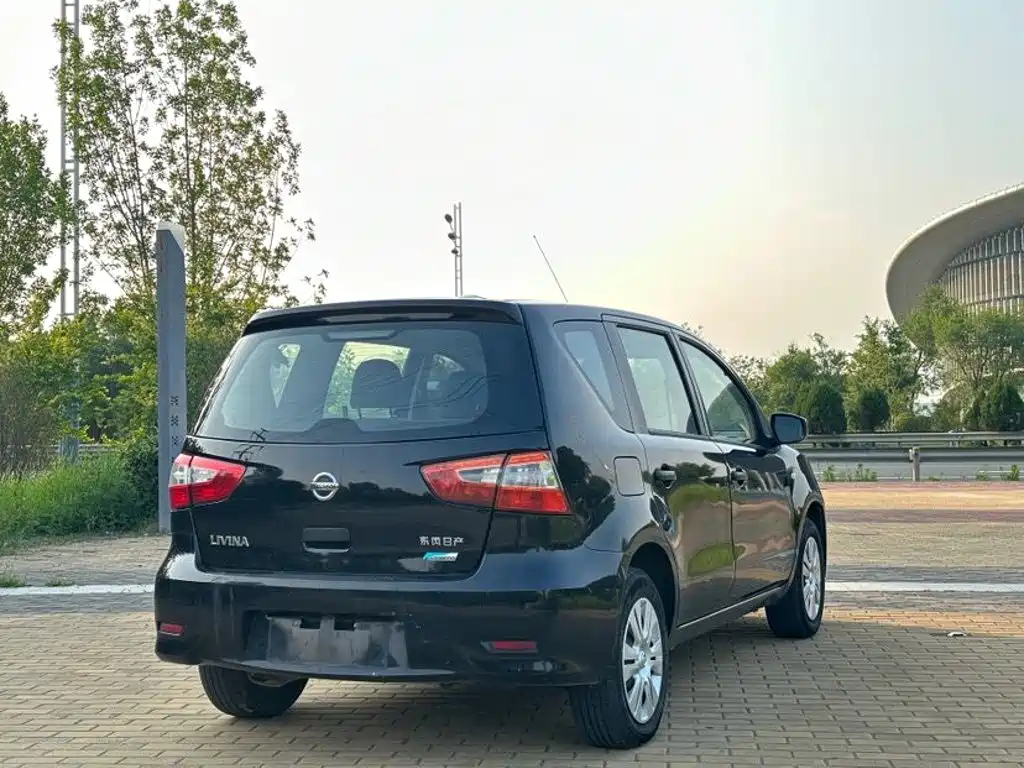 Nissan Livina — миниатюра 4