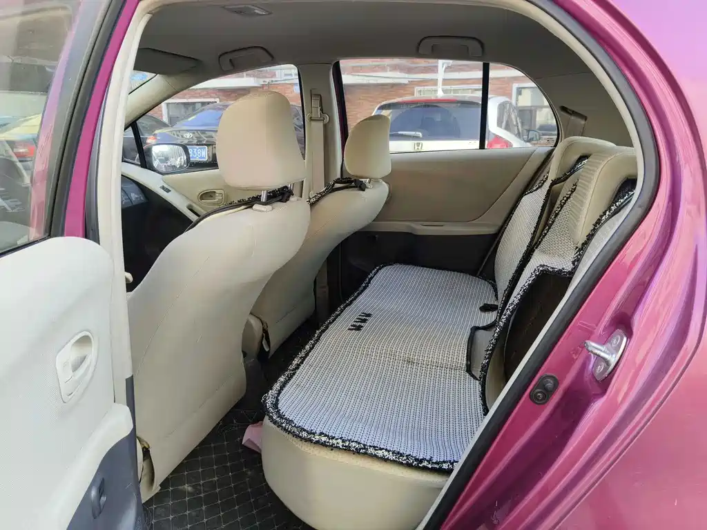 Toyota Yaris — миниатюра 9