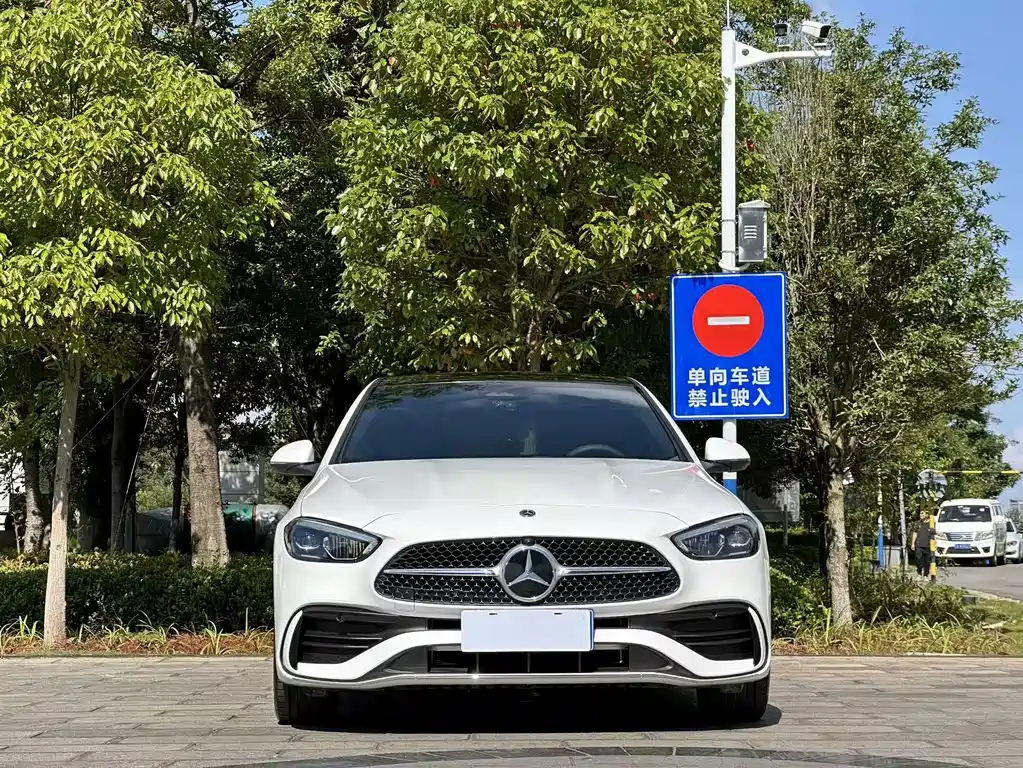 Mercedes-Benz C-Class — миниатюра 2