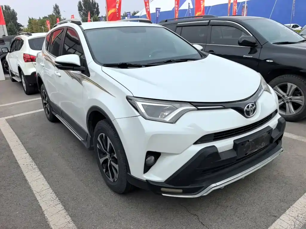 Toyota RAV4 — миниатюра 4