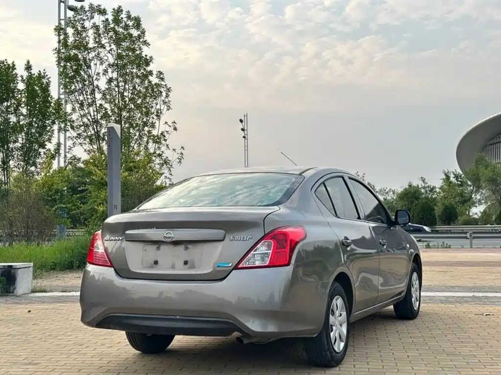 Nissan Sunny — миниатюра 4