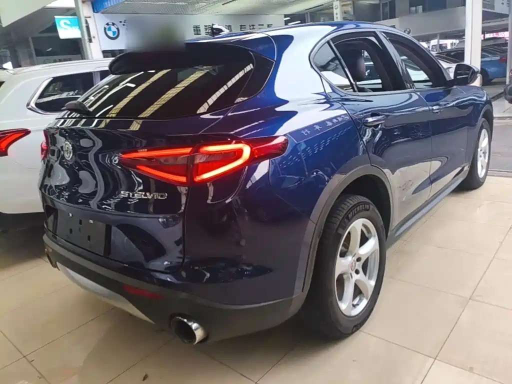 Alfa Romeo Stelvio — миниатюра 7