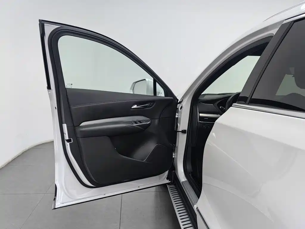 Cadillac XT4 — миниатюра 8