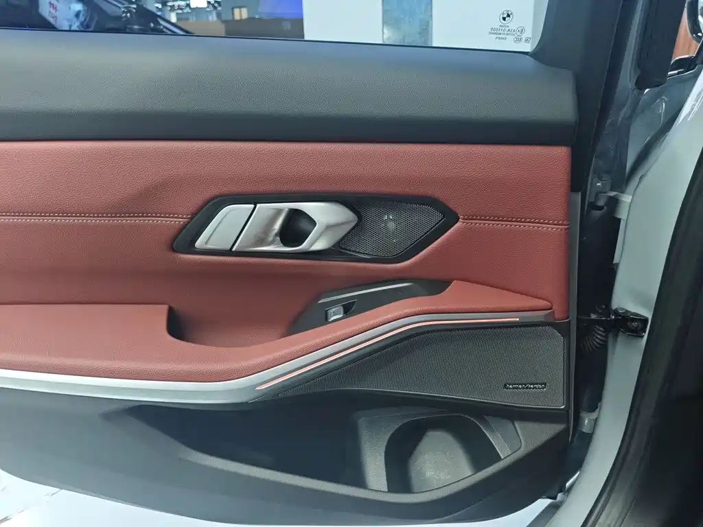 BMW 3 Series — миниатюра 18