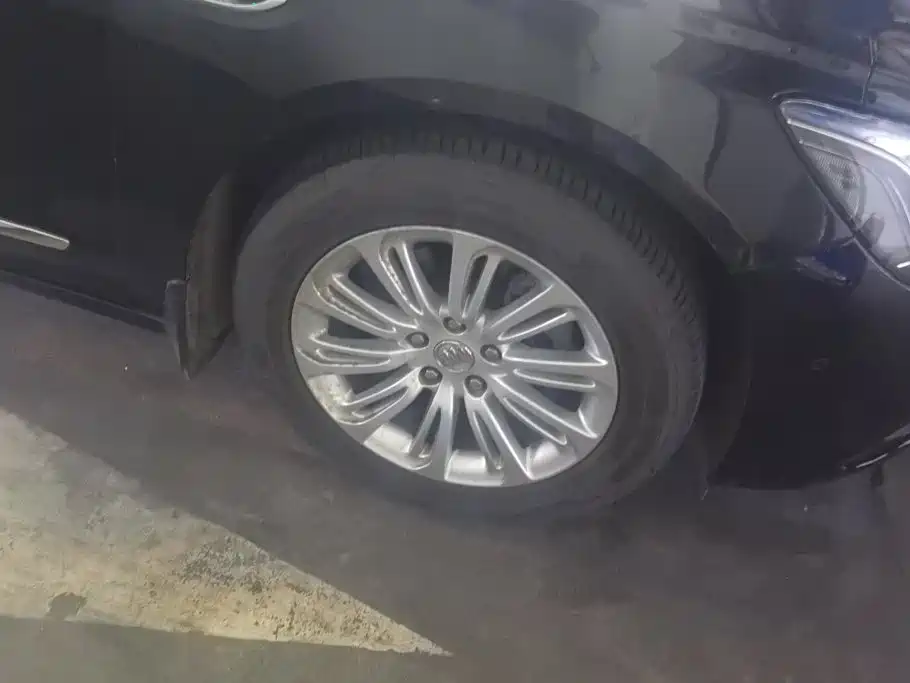 Buick LaCrosse — миниатюра 6