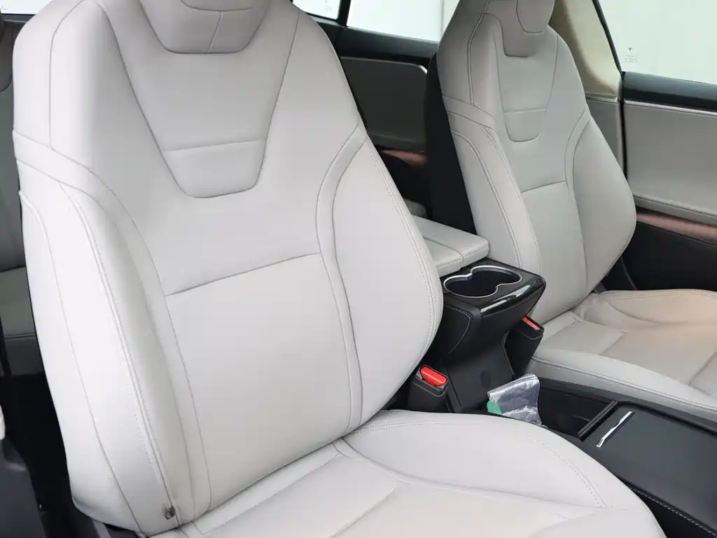 Tesla Model S — миниатюра 10