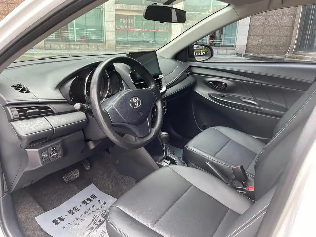 Toyota Yaris L — миниатюра 10